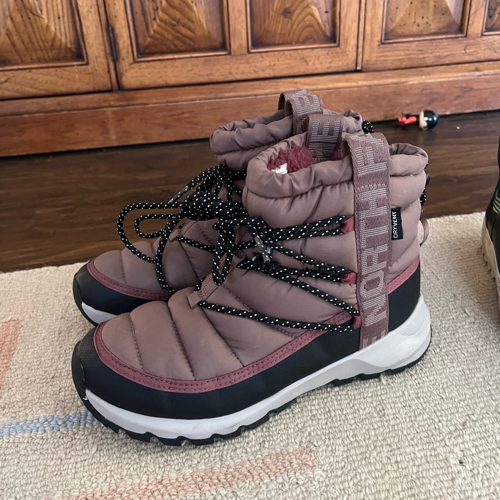 Mauve Northface Winter Boots